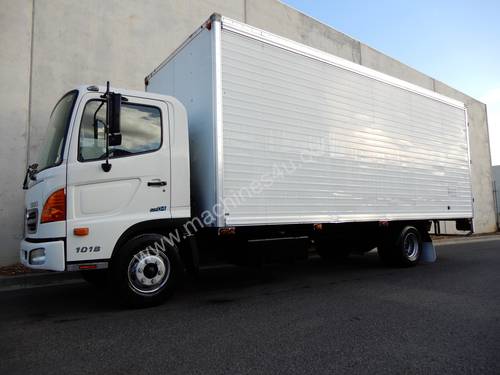 Hino FC 1022-500 Series Cab chassis Truck