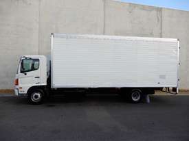 Hino FC 1022-500 Series Cab chassis Truck - picture0' - Click to enlarge