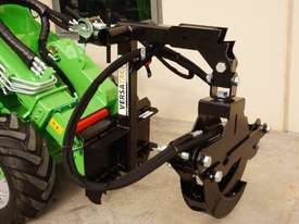 Avant 423 Mini Loader W/ HD Log Grab - picture0' - Click to enlarge