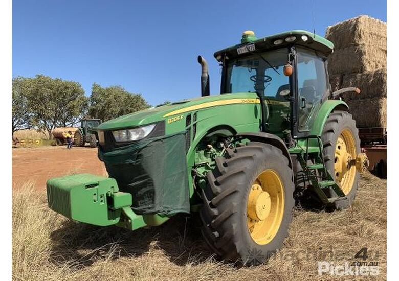 caption 2012 John Deere 8285R