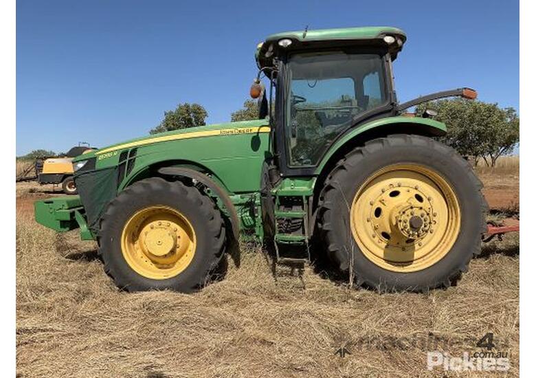 caption 2012 John Deere 8285R