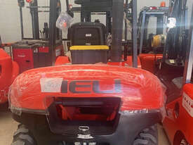 New Rough Terrain Forklift - picture1' - Click to enlarge