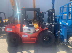 New Rough Terrain Forklift - picture2' - Click to enlarge