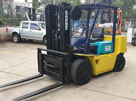Komatsu 4t Container Entry Forklift - picture2' - Click to enlarge