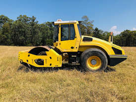 Bomag BW211D-4 Vibrating Roller Roller/Compacting - picture0' - Click to enlarge