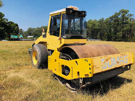 Bomag BW211D-4 Vibrating Roller Roller/Compacting - picture1' - Click to enlarge