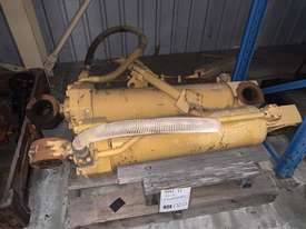 CATERPILLAR 988F TILT CYLINDERS - picture0' - Click to enlarge