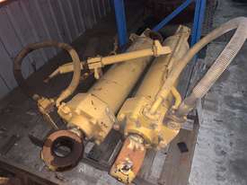 CATERPILLAR 988F TILT CYLINDERS - picture0' - Click to enlarge