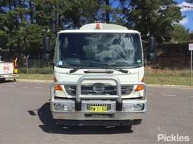 2013 Hino GH 500 1728 - picture1' - Click to enlarge