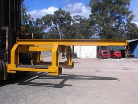 Large forklift lifting jib - picture0' - Click to enlarge
