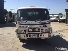 2010 Hino 300 Wide 2 - picture1' - Click to enlarge