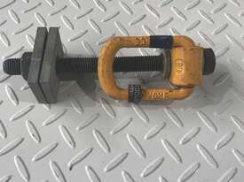 Yoke Swivel Lifting Point G100 WLL 1.5 Tonne 8-211-015 - picture1' - Click to enlarge