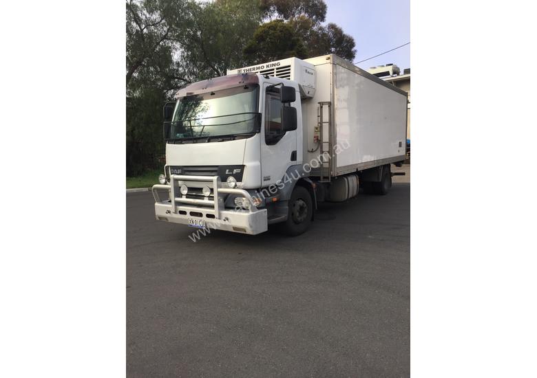 caption FREEZER TRUCK- 10 Pallet/Tailgate
