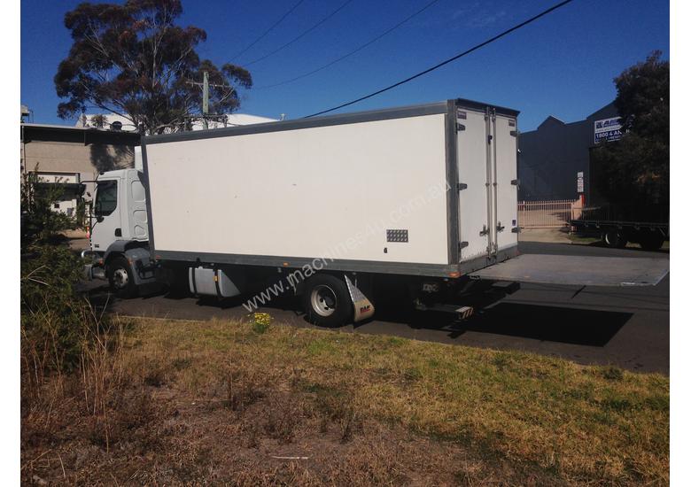 caption FREEZER TRUCK- 10 Pallet/Tailgate