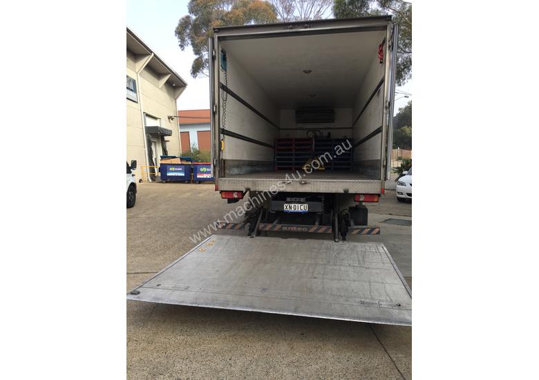 caption FREEZER TRUCK- 10 Pallet/Tailgate