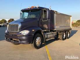 2007 Freightliner Columbia CL112 FLX - picture2' - Click to enlarge