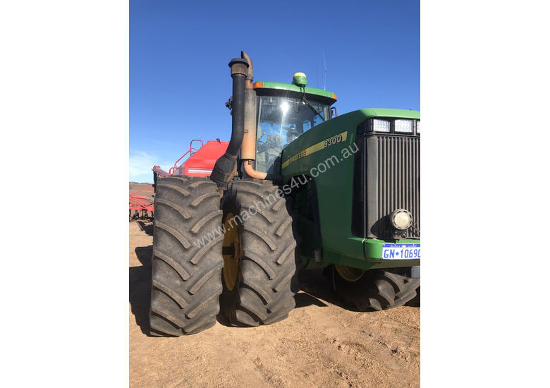 caption John Deere 9300 FWA/4WD Tractor