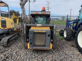 New Holland L175 AC Cab - picture2' - Click to enlarge