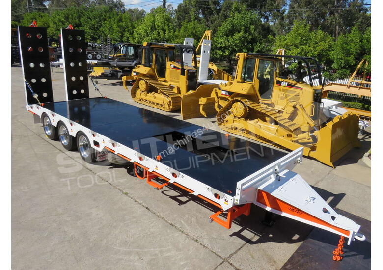 caption Interstate trailers ELITE Tri Axle Heavy Duty 28 Ton Tag Trailer ATTTAG