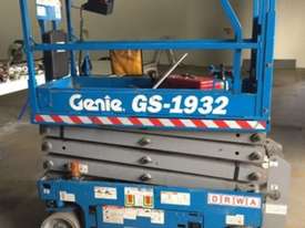 19ft scissor lift electric Genie - picture0' - Click to enlarge