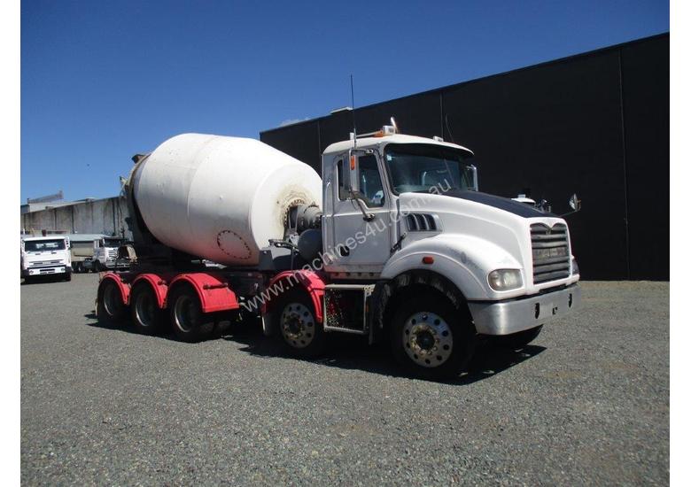 caption 2009 mack 10x4 agitator