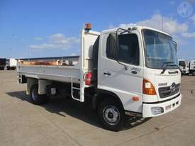 Hino FC4J - picture0' - Click to enlarge