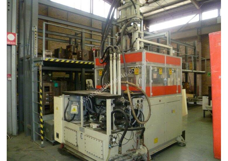 caption Plastic Injection Moulding Machine