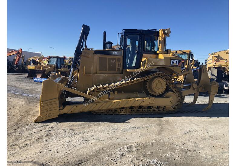 Used 2011 Caterpillar Caterpillar D7R 2 Dozer Dozer in , - Listed on ...