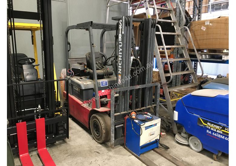 caption 1.8T 4 Wheel Battery Electric Forklift