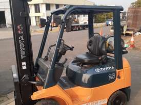 FORKLIFT TOYOTA 7FG18 3.7M LIFT 1.8 TON SIDE SHIFT FRESH PAINT ONLY $ 6500+GST - picture0' - Click to enlarge