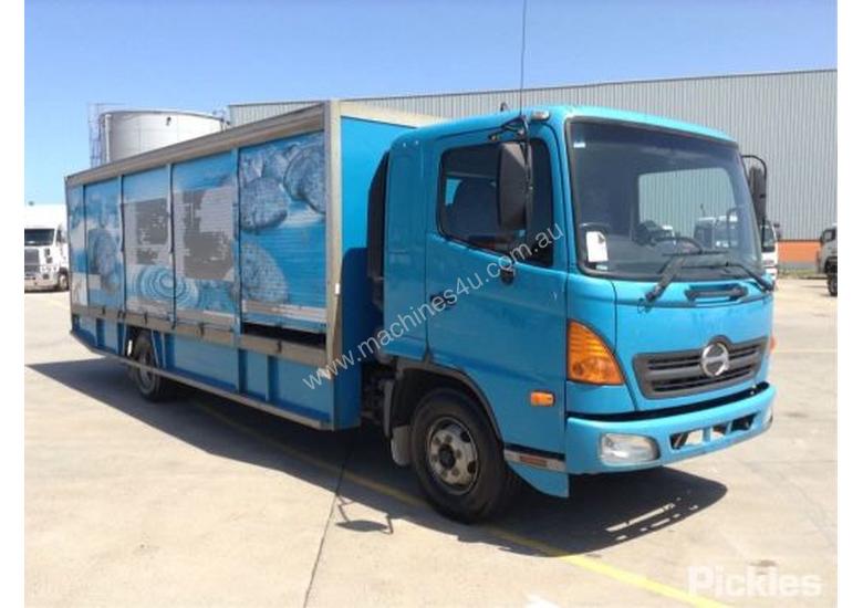 caption 2007 Hino FD