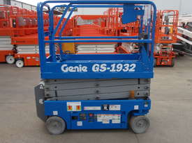 05/2014 Genie 1932 - Narrow electric scissor lift / 4 Years 3 Months of Compliance - picture0' - Click to enlarge