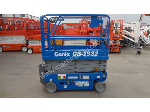 05/2014 Genie 1932 - Narrow electric scissor lift / 4 Years 3 Months of Compliance