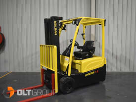 Hyster 3 Wheel Battery Electric Forklift Container Mast 2016 Model Battery 4600mm Lift Height - picture0' - Click to enlarge