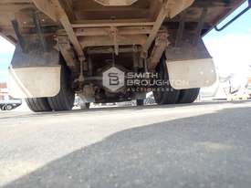 2007 Mitsubishi Fuso Canter 7/800 4X2 Dual Cab Tray Top - picture2' - Click to enlarge