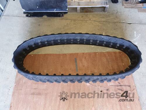 Rubber Track. Size 200 x 72K x 39
