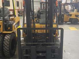 Used 2.5T CAT LPG Forklift GP25N - picture0' - Click to enlarge