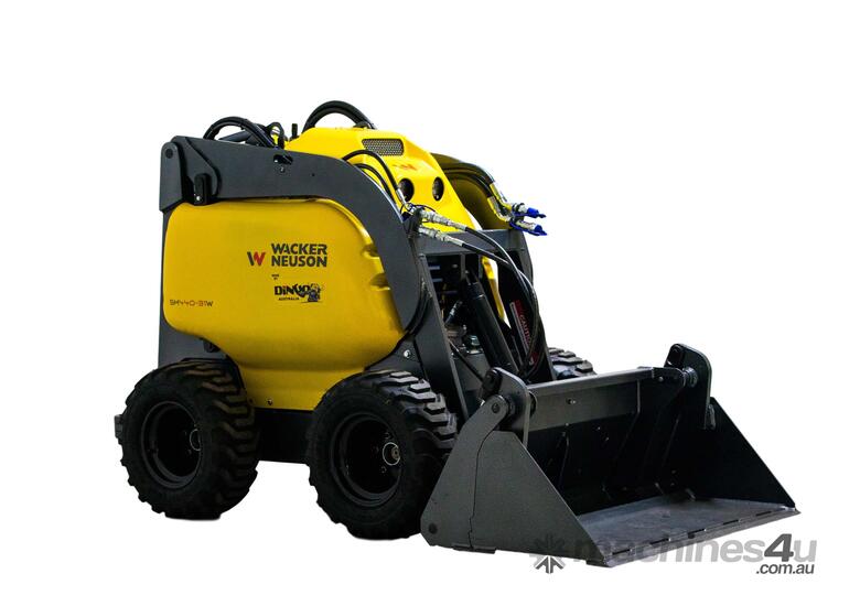 caption New Wacker Neuson Dingo Mini Loader SM440-31W Diesel, Inc 4-1 bucket