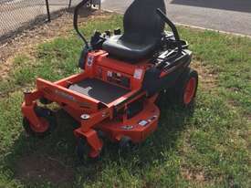 Demo Kubota Z122R Mower - picture2' - Click to enlarge