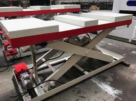 HEAVY DUTY 2 T SCISSOR LIFT TABLE 2400 X 1000mm with FORK LIFT ACCESS - picture0' - Click to enlarge