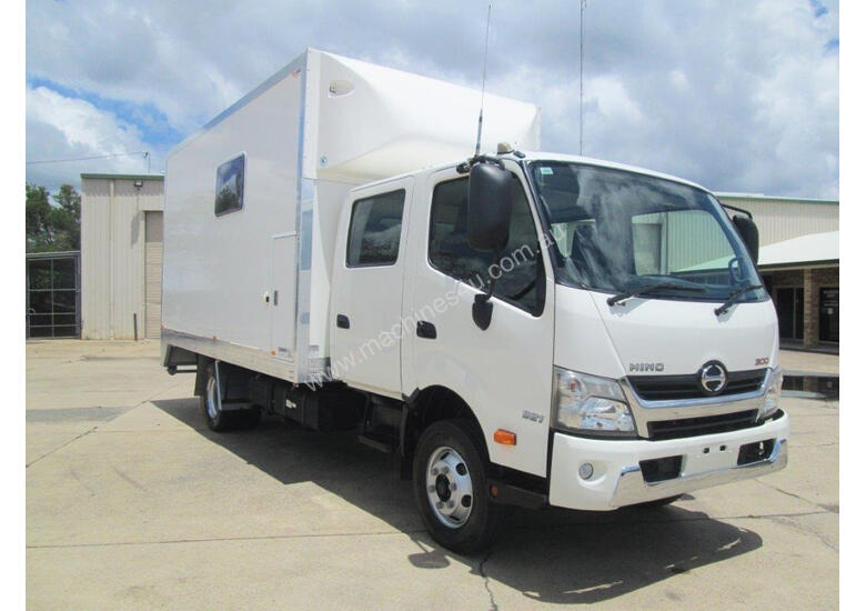 Buy Used 2014 Hino Hino 921- 300 Series Pantech Truck Trucks in ...