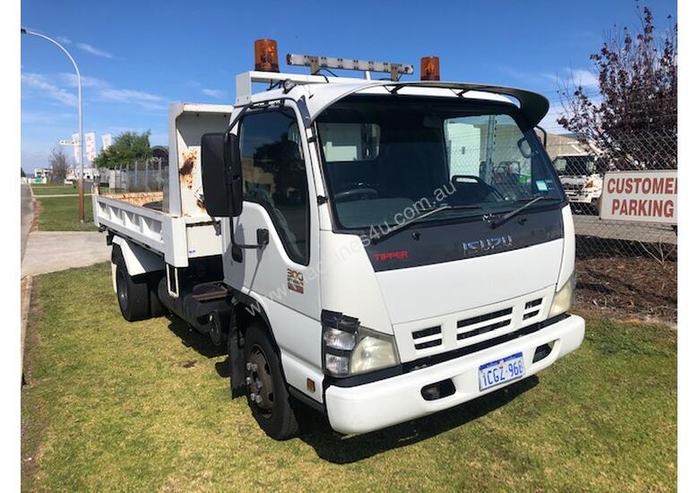 caption Truck Tipper Isuzu NPR300 2006 Ex-Council 1CGZ968 SN981