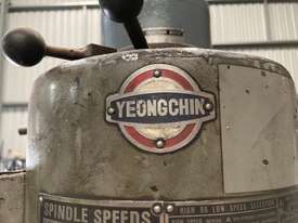 Used Yeong-Chin YC-1/2VA Turret Mill - picture1' - Click to enlarge