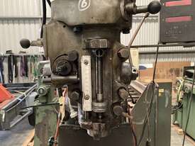 Used Yeong-Chin YC-1/2VA Turret Mill - picture2' - Click to enlarge