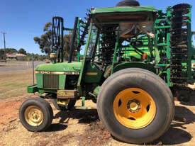 John Deere 1040 2WD Tractor - picture0' - Click to enlarge