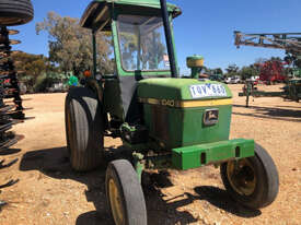 John Deere 1040 2WD Tractor - picture1' - Click to enlarge