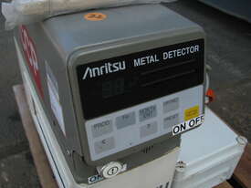 Metal Detector - 295 x 95mm Opening - Anritsu KD801AW - picture2' - Click to enlarge