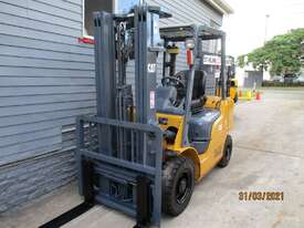 Caterpillar 2.5 ton Diesel Container Mast Used Forklift #1616 - picture0' - Click to enlarge
