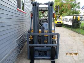 Caterpillar 2.5 ton Diesel Container Mast Used Forklift #1616 - picture1' - Click to enlarge