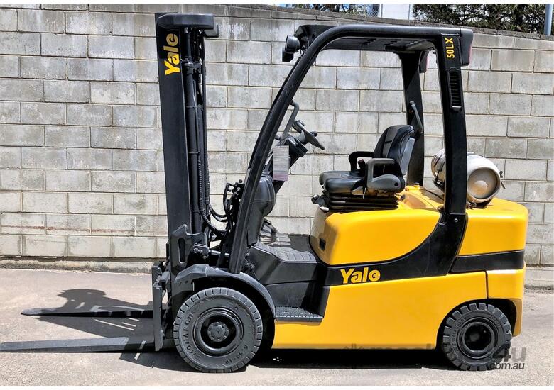 caption 2.5T Counterbalance Forklifts